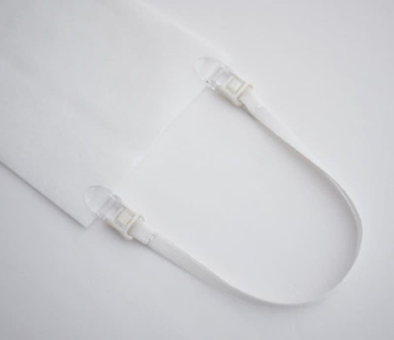 ガーゼなどの布をマスク代わりに使用できるマスク用ストラップ「なんでもマスク」を4月7日から発売する