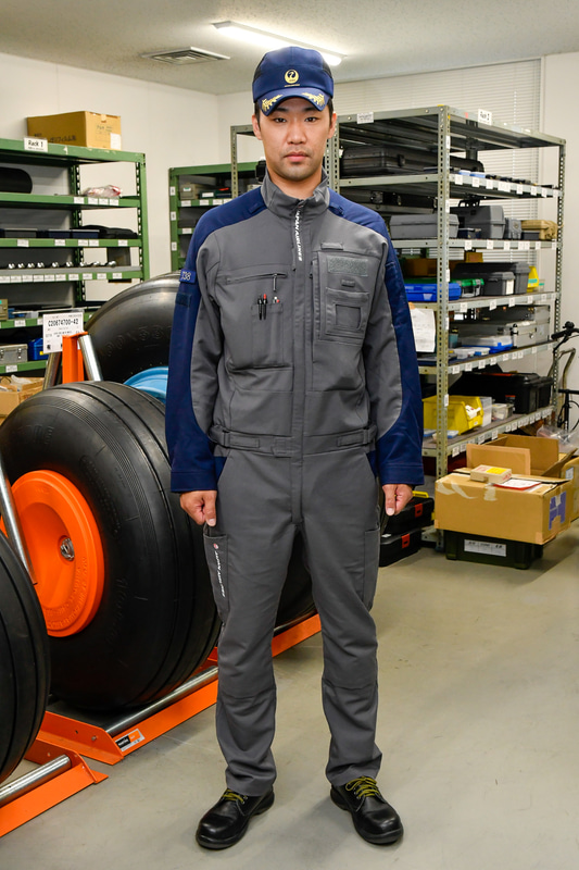 カバーオールはデザントジャパンのデザイン