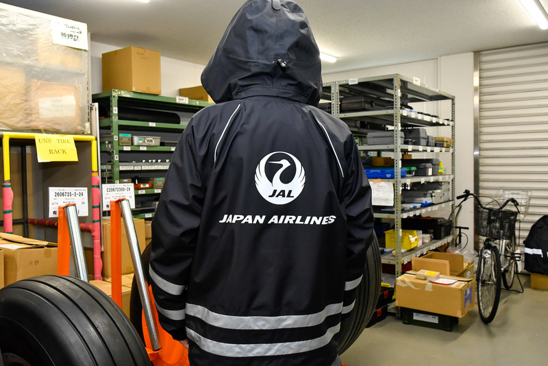 フードをかぶった状態