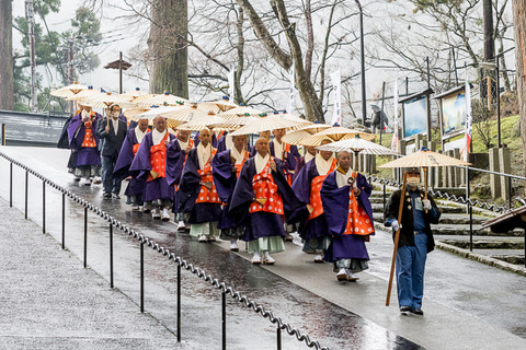 比叡山延暦寺、「不滅の法灯」の分灯式。全国行脚は「2か月程度延期