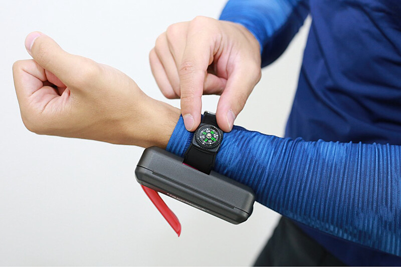 コンパスも内蔵で陸地の方角を確認できる