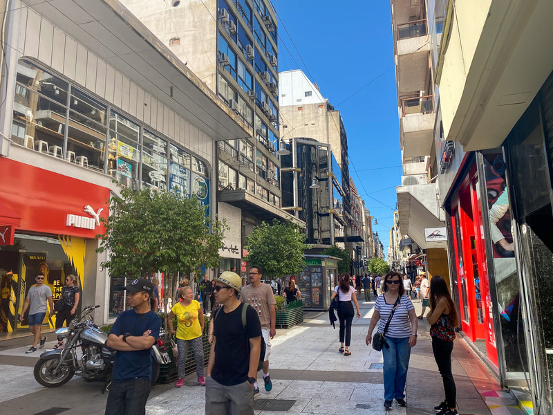 午前中のフロリダ通り