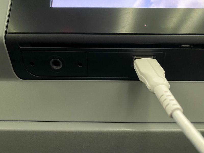 イヤホンジャックはこの丸い形です