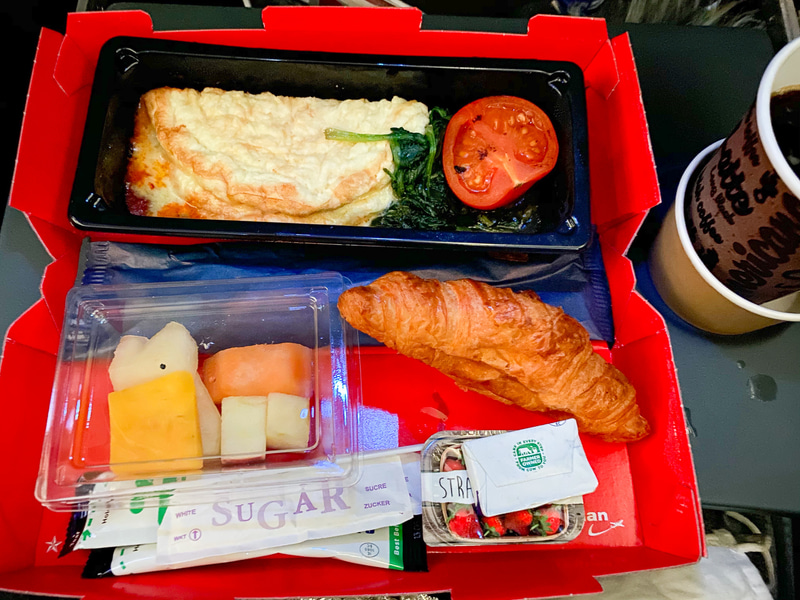 機内食。男性だと少し少ないかも？