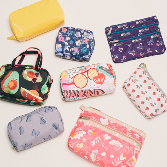 大小さまざまなポーチもラインアップ