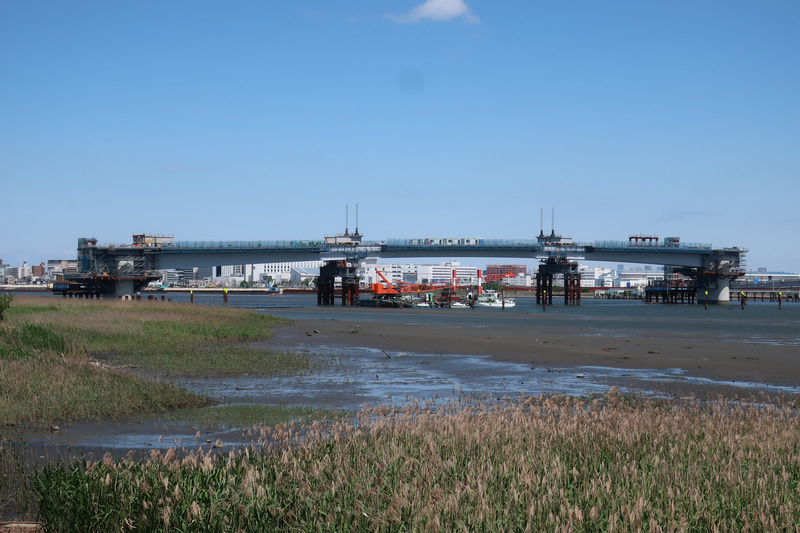 川崎市が羽田連絡道路の中央部橋桁を架設完了