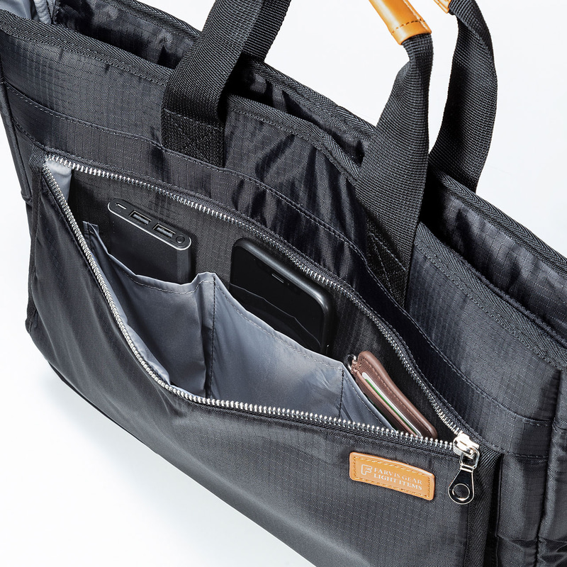 小物が入るポケットも充実させた