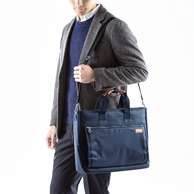 取り外し可能なショルダーベルトが付属する