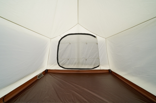 垂直な壁で広々したスペースを確保