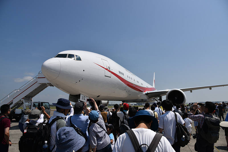 千歳基地航空祭は、航空自衛隊が運用する政府専用機や、アクロバットチーム「ブルーインパルス」の展示飛行などが人気のイベント（2019年撮影）