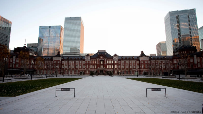 オンライン背景画像「丸の内駅舎 全景」