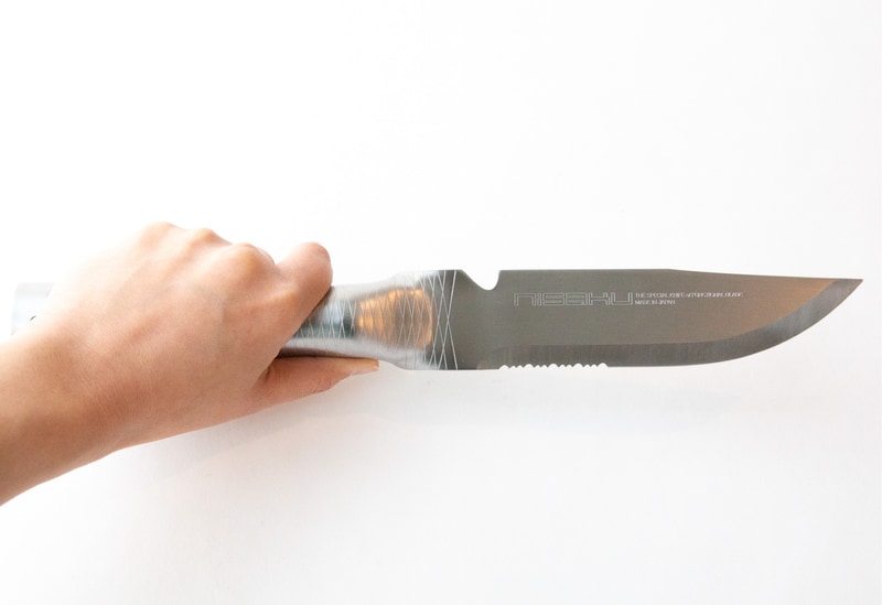 富田刃物とニューワールドはステンレス屋外用ナイフをMakuakeで先行発売した