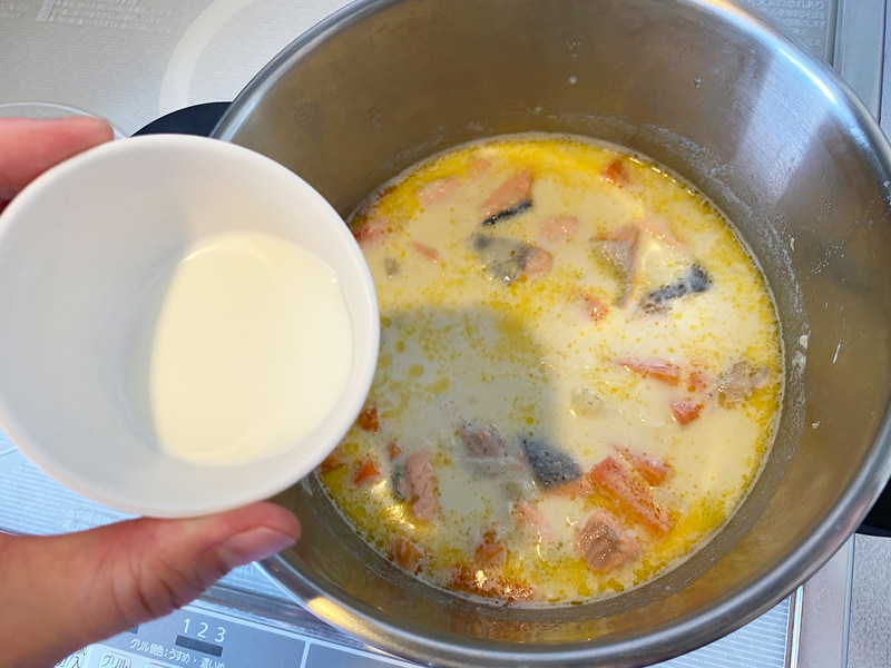 お好みで生クリームを少々。コクが出ます