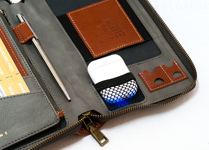 イヤフォン収納部