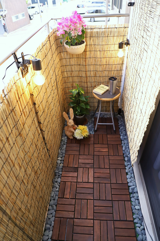 オーニングを展開すると天候に関係なくベランダライフが楽しめる