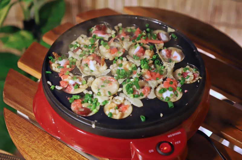 1人でたこ焼きパーティもやってみた。関西人はたこ焼きが焼けないといけない