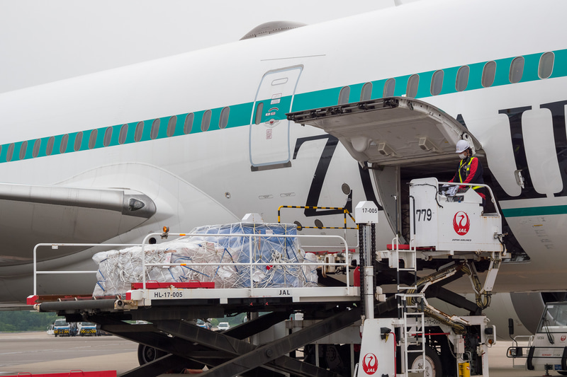 往路は約13トンの貨物を搭載して運航。復路は約17トンの搭載を予定している