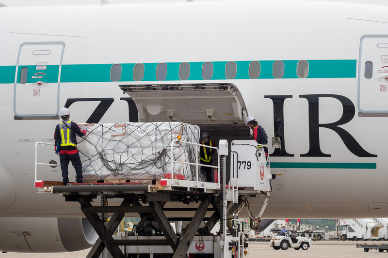 往路は約13トンの貨物を搭載して運航。復路は約17トンの搭載を予定している