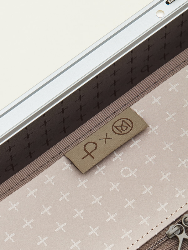 ダブルネーム 内装ピスネーム