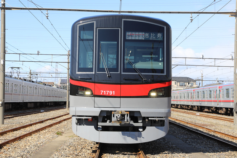 THライナー 70090型（写真提供：東武鉄道）