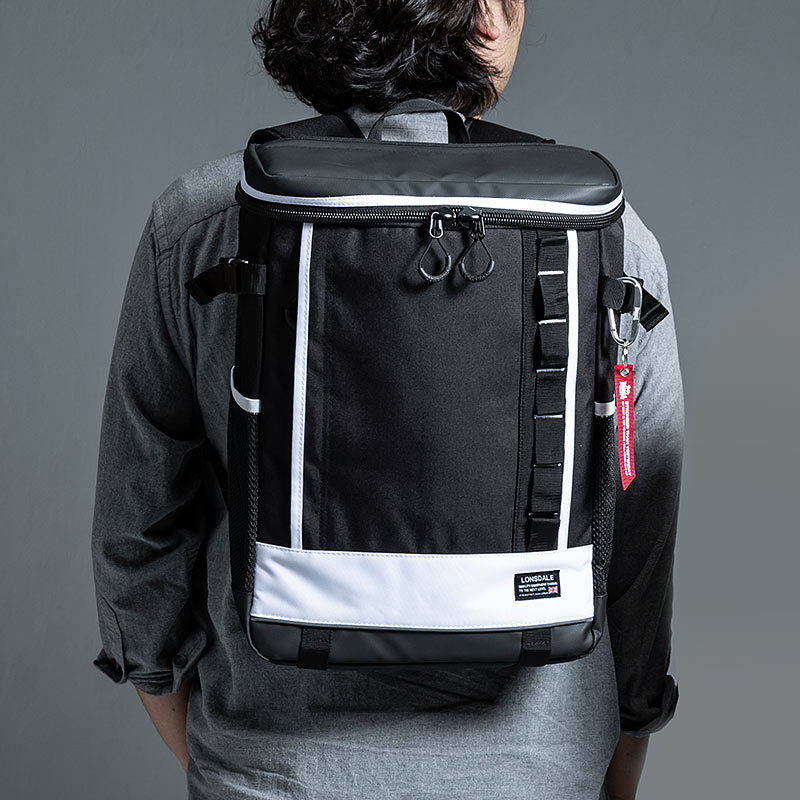 上部が開いて収納部を取り出せる