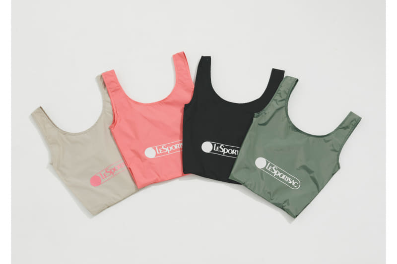 カラーは4色展開