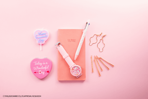 ハローキティとコラボした「香りがする腕時計」。バニラ・ストロベリー