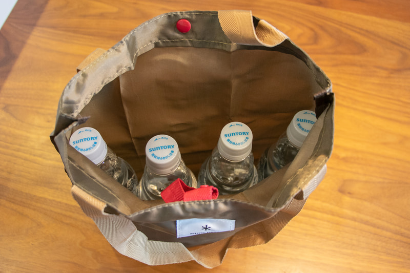 500mLのペットボトルなら4本、2Lのペットボトルなら2本入る