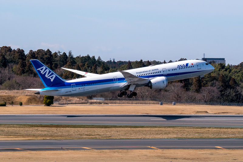 ANAとエアージャパンは、2020年8月～9月発券の航空券に燃油サーチャージを適用しないことを発表した