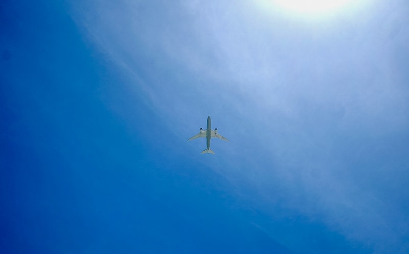 空港からも近く、外に出ると那覇空港から離着陸する飛行機も見られる