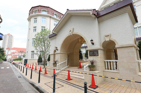 旧宝塚ホテル館内お椅子 レア物 旧宝塚ホテル館内お椅子 レア物