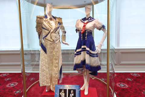 旧宝塚ホテル館内お椅子 レア物 宝塚ホテル (Takarazuka Hotel