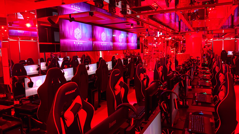 「泊まれるeスポーツ施設」をコンセプトにした国内初となる“eスポーツ特化型ホテル”「e-ZONe ～電脳空間～大阪日本橋」をオープンする