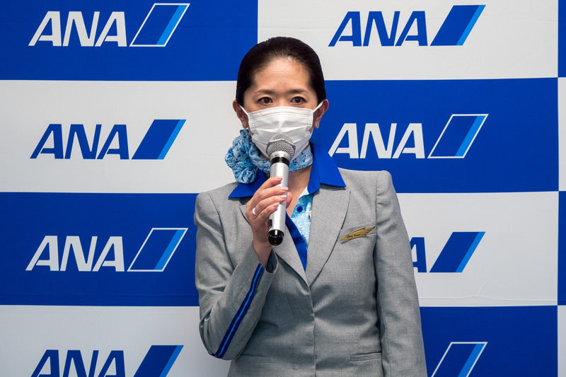 チャーター初便のチーフパーサーを務めた、全日本空輸株式会社 客室センター 客室乗務第三部 乗務第九課 リーダー 石黒麻里子氏