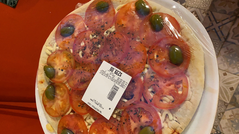 あとは焼くだけのピザ購入