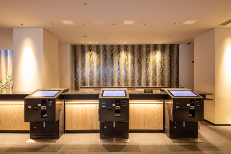 自動チェックイン機を使ったスマートチェックインを導入