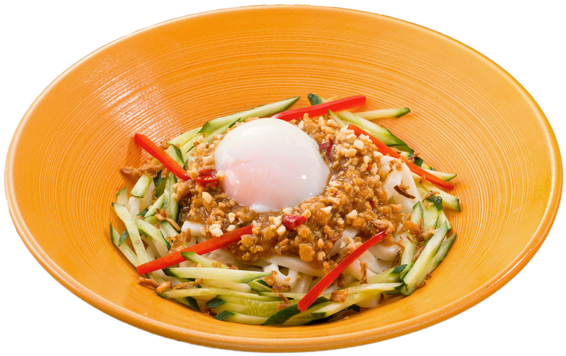 「冷やしガパオうどん」（590円）