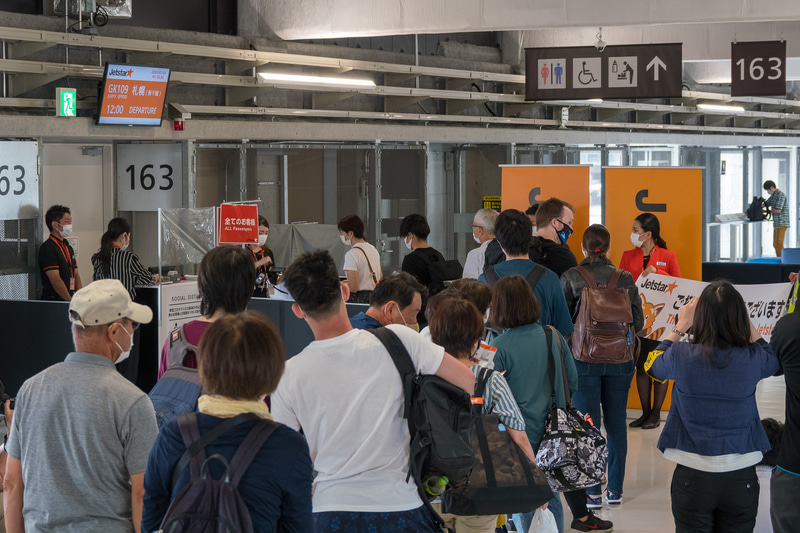 搭乗客にお礼を述べる片岡氏