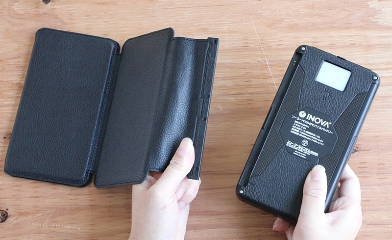 ソーラーパネルはマグネットで着脱可能