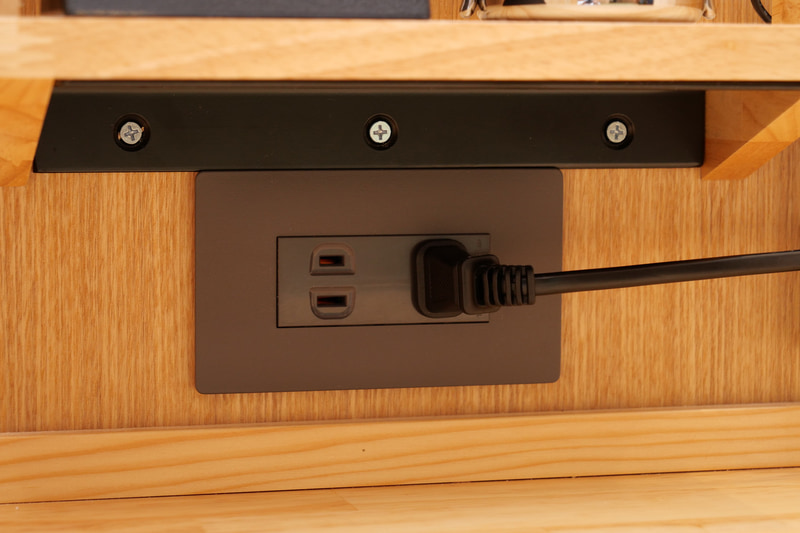 各座席ともコンセントを用意