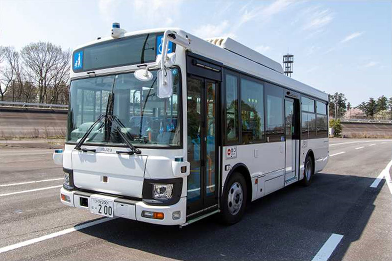 5地域/事業者で、乗客を乗せた中型自動運転バスの実証実験を開始