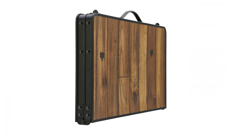 脚部は天板内部に収納できて保管も省スペース