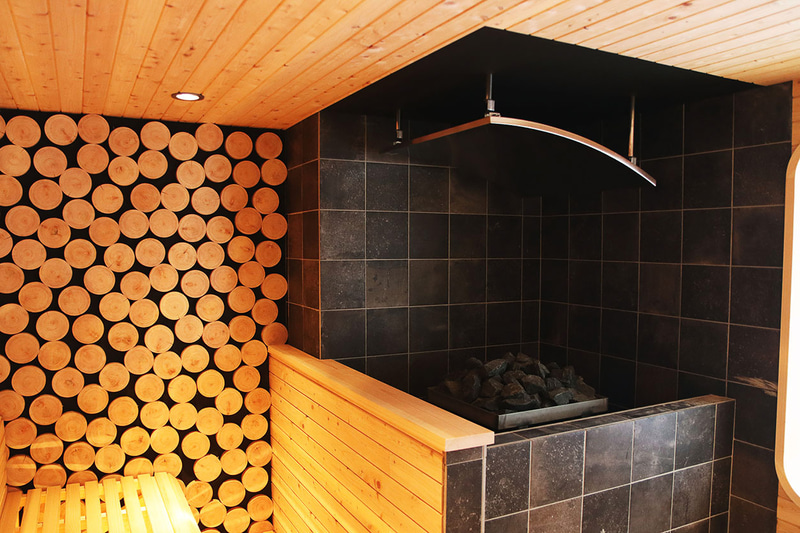 男女共用のサウナを完備