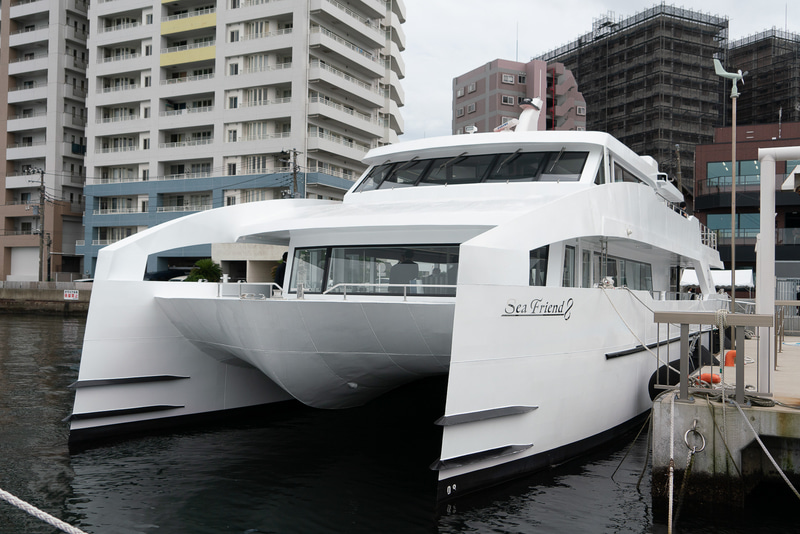 猿島航路で使われるSea Friend 8を前方から