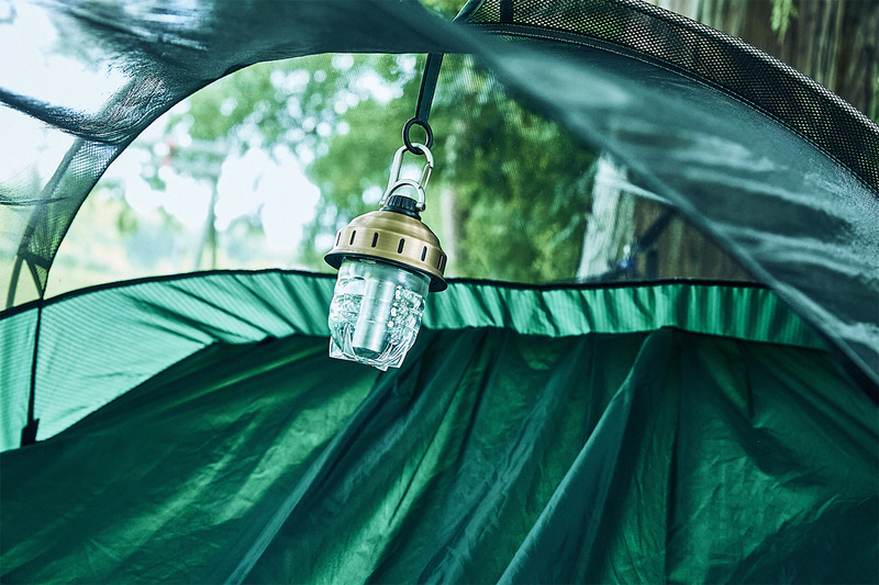 ハンモック使用時にはランタンフックにランタンを吊り下げられる