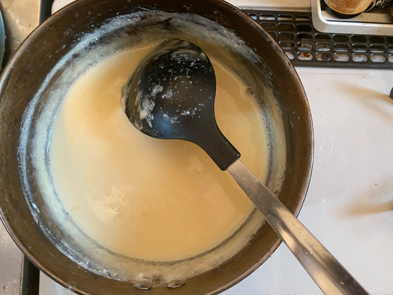 牛乳鍋もほんのり黄色く