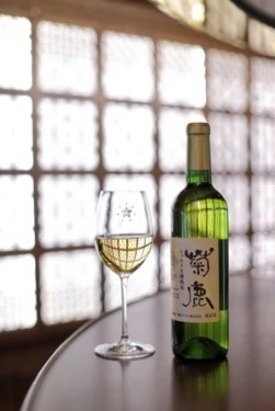 「熊本ワインファーム ななつ星シャルドネ樽熟成（グラス販売）」