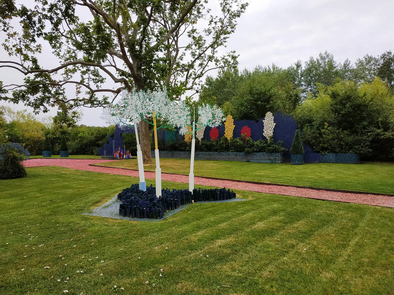 遠くに鳥居らしきものが（写真最下段右）。もしかするとあの辺りが日本庭園？