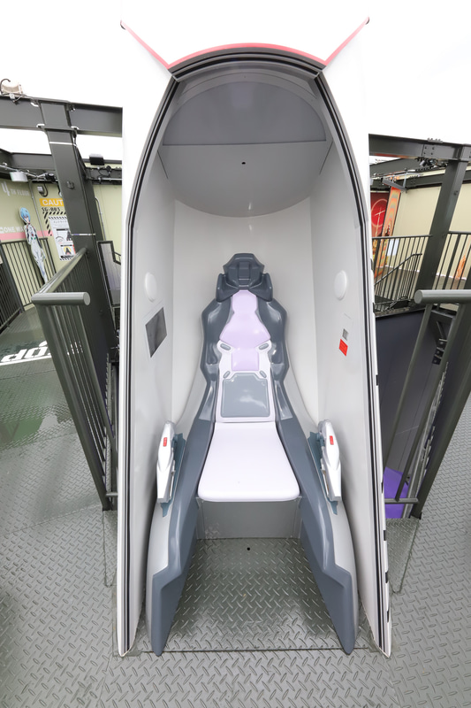 いよいよエントリープラグへ！　せっかくの機会なのでさまざまな角度から写真を撮っておこう