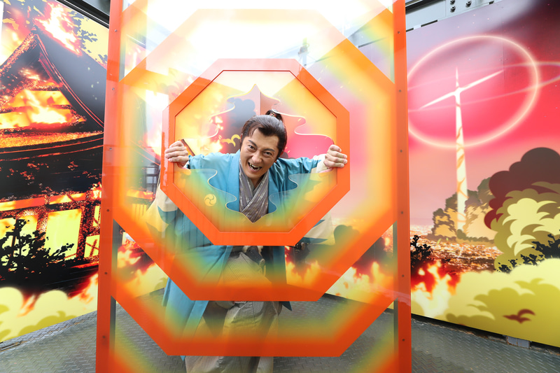 アニメにもあったA.T.フィールドを破り裂くシーンを、京都バックで撮影しよう